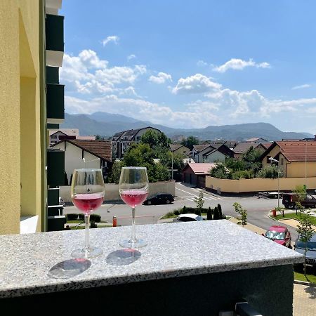 Mountain View Maria Apartment Брашов Екстериор снимка
